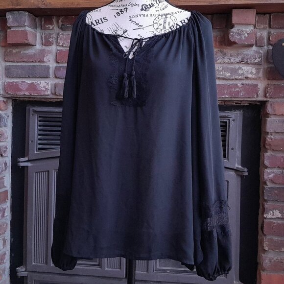 Harve Bernard Blouse NWT - Picture 1 of 6